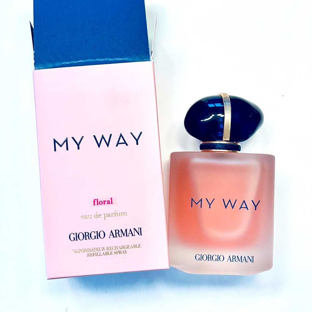 New in box.
Green mandarin and orange blossom, lovely scent